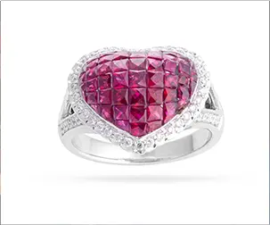 Fotografia de joia em fundo branco para e-commerce